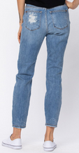 Load image into Gallery viewer, High Rise Boyfriend Destroyed Jeans
