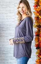 Load image into Gallery viewer, Animal Print Contrast Knit Top

